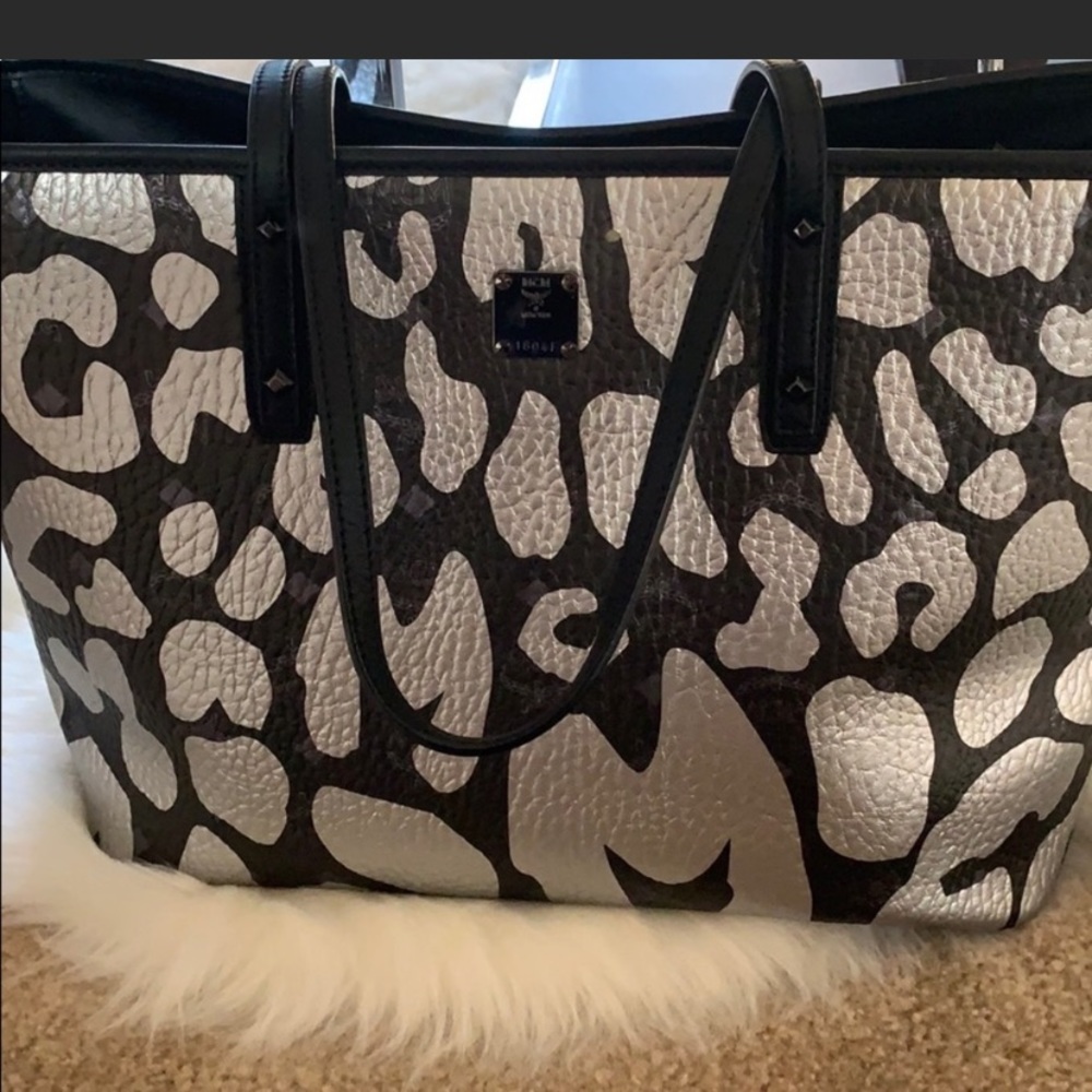 MCM tote 100% authentic